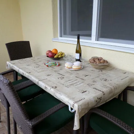 Szabadido Vendeghaz Apartment